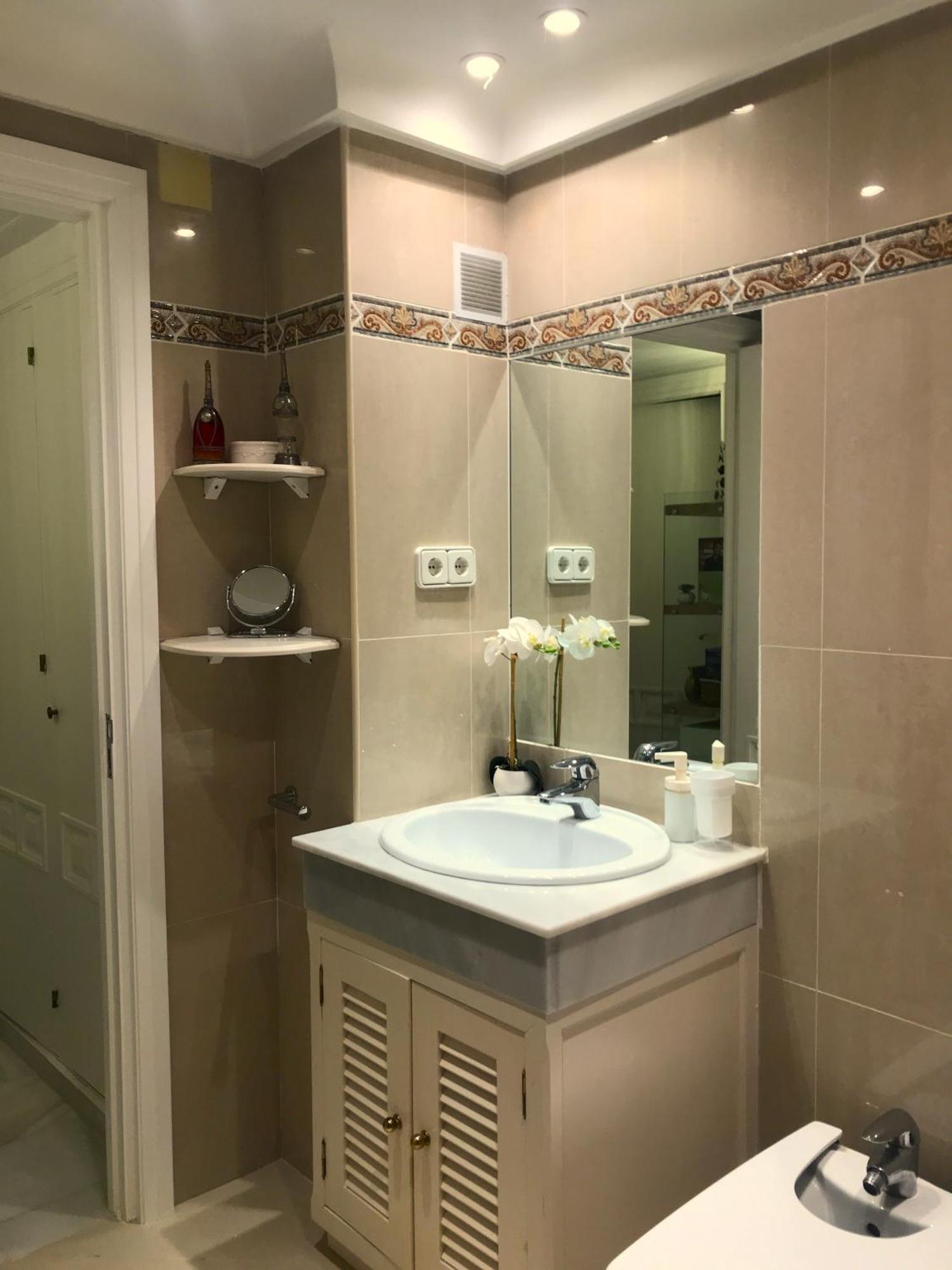 Habitacion Deluxe Con Bano Privado En Atalaya Apartagolf, Estepona Ngoại thất bức ảnh