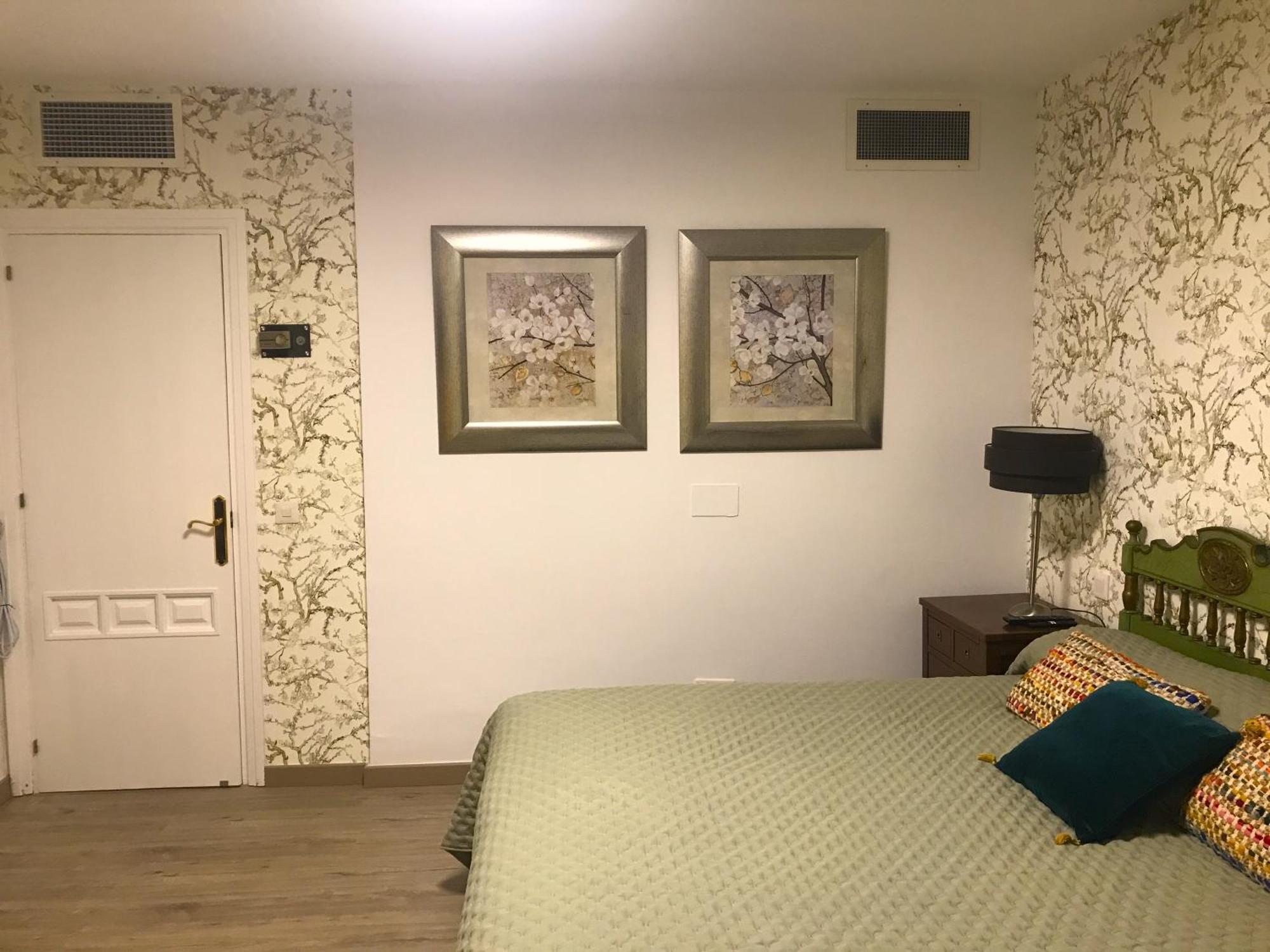 Habitacion Deluxe Con Bano Privado En Atalaya Apartagolf, Estepona Ngoại thất bức ảnh