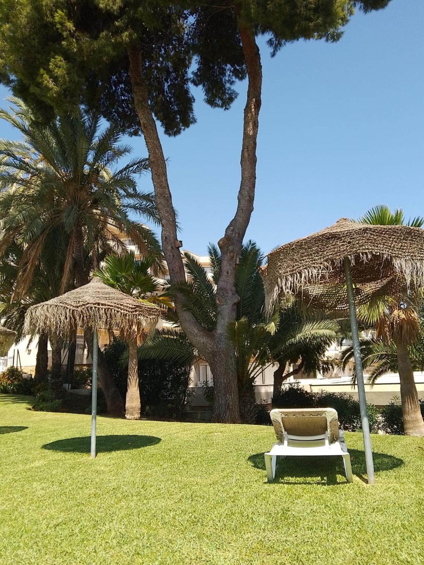 Habitacion Deluxe Con Bano Privado En Atalaya Apartagolf, Estepona Ngoại thất bức ảnh