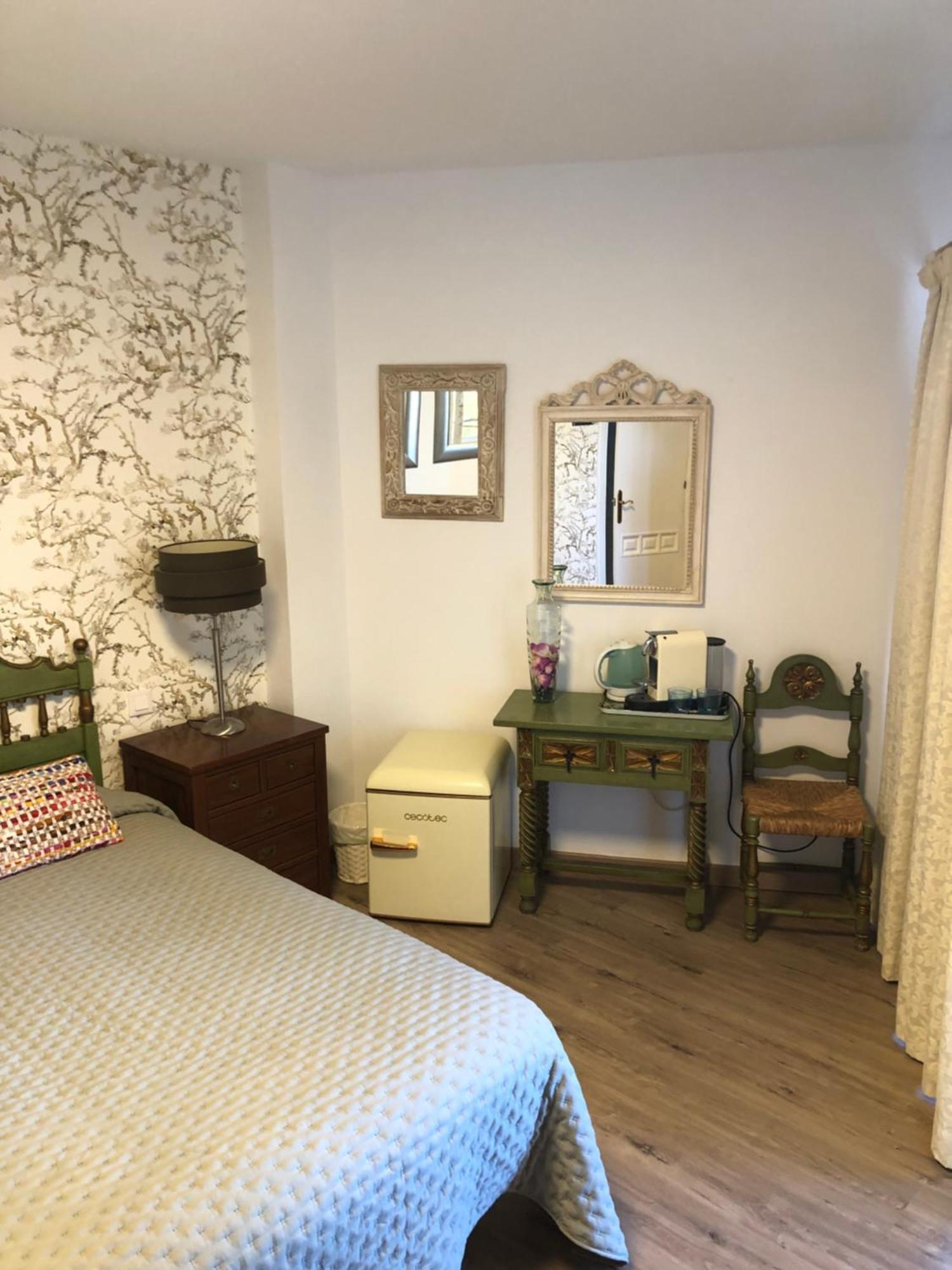 Habitacion Deluxe Con Bano Privado En Atalaya Apartagolf, Estepona Ngoại thất bức ảnh